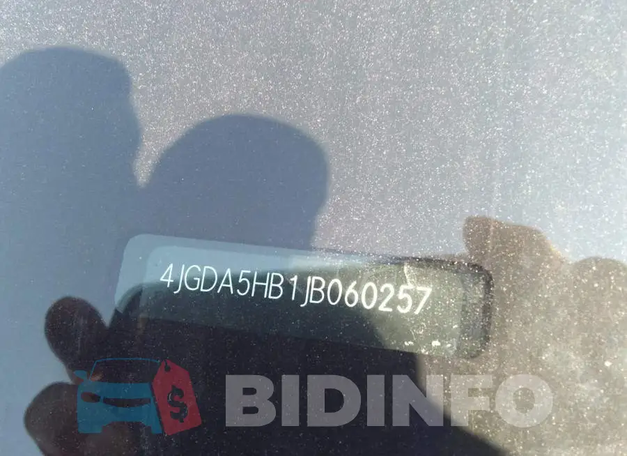 4JGDA5HB1JB060257 Photo# 9