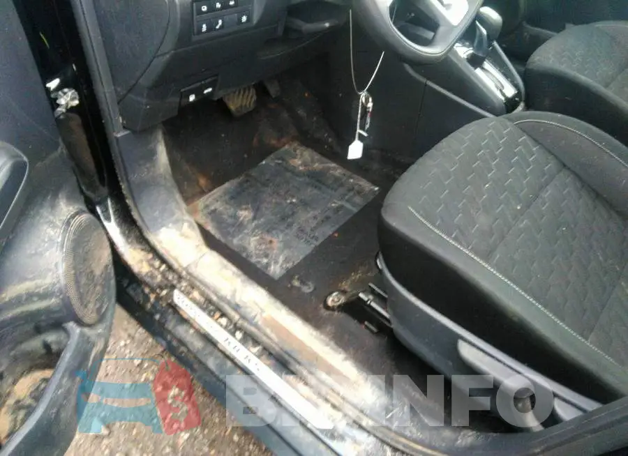3N1CP5BV8ML557183 Photo# 6