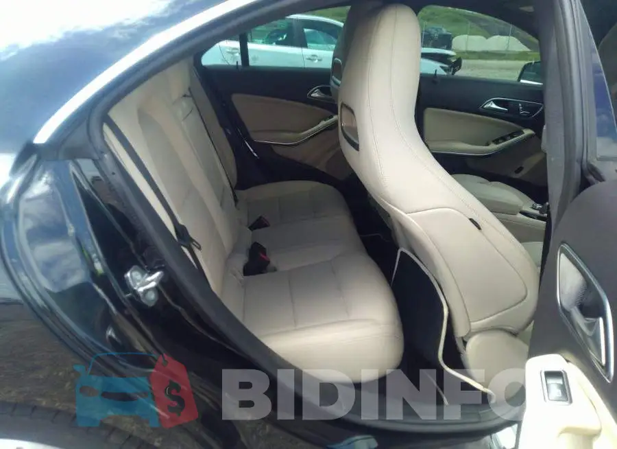 WDDSJ4EB5JN672718 Photo# 8