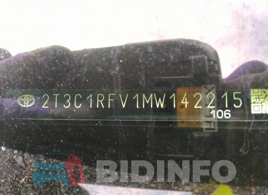 2T3C1RFV1MW142215 Photo# 9