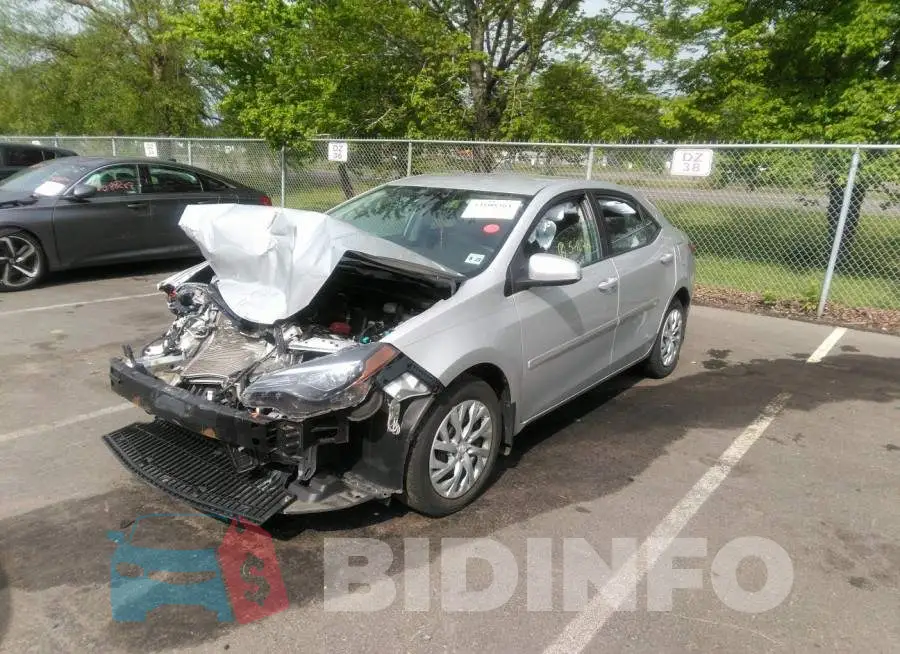 2T1BURHE9JC012978 Photo# 2