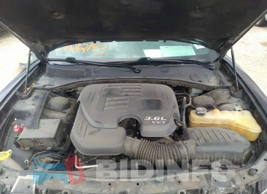 2C3CDXBG8FH728517 Photo# 9
