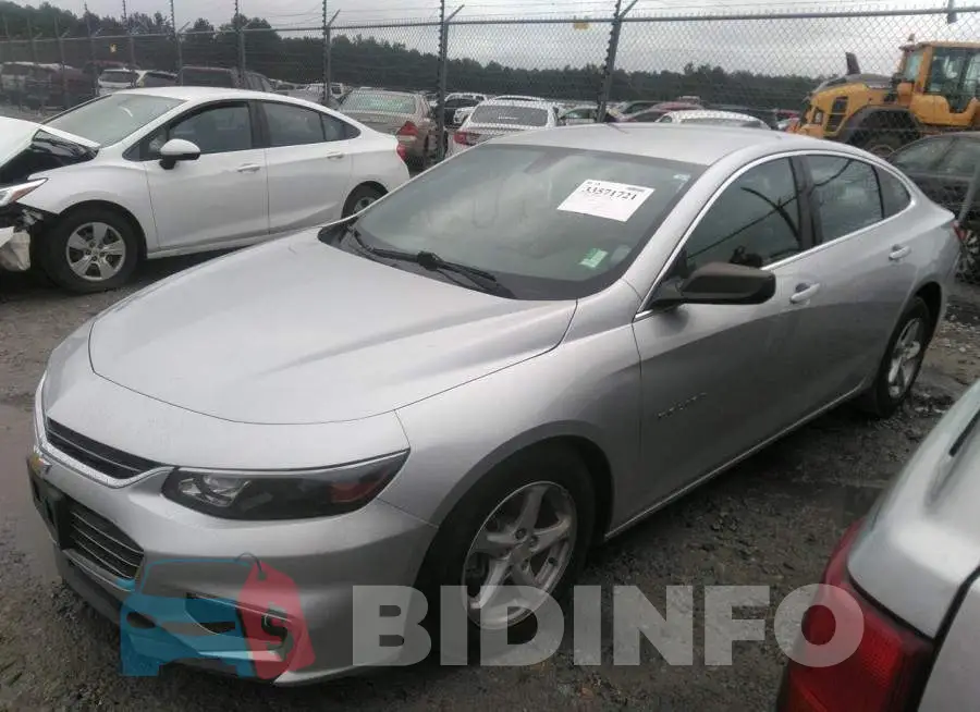 1G1ZB5ST8HF190332 Photo# 2