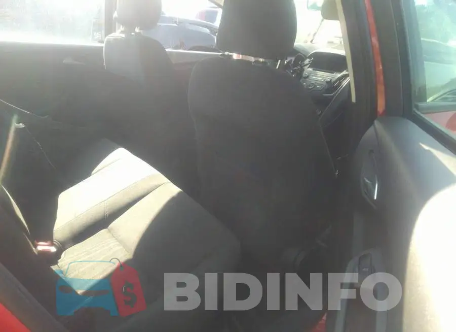 1FADP3F22GL214400 Photo# 8
