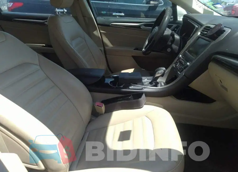 3FA6P0HD1GR201483 Photo# 5