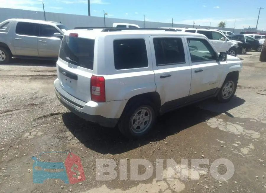 1C4NJPBB1GD774416 Photo# 4