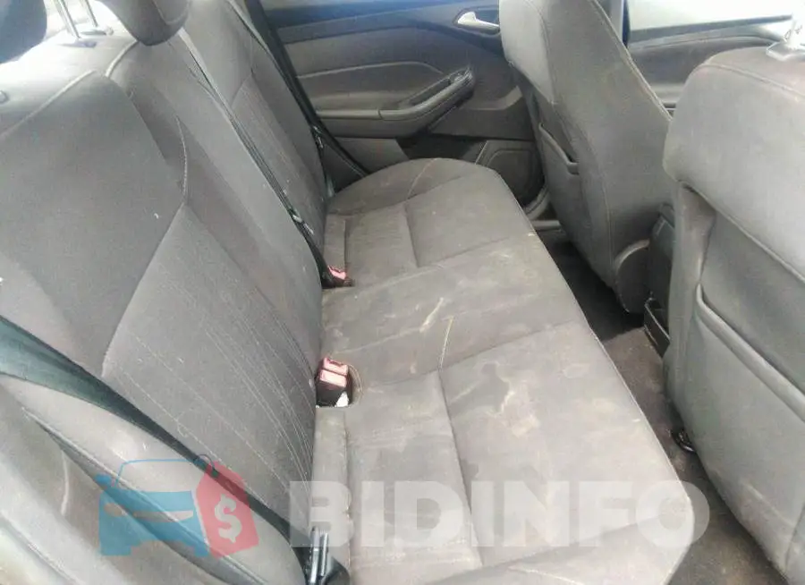 1FADP3F25GL300655 Photo# 8