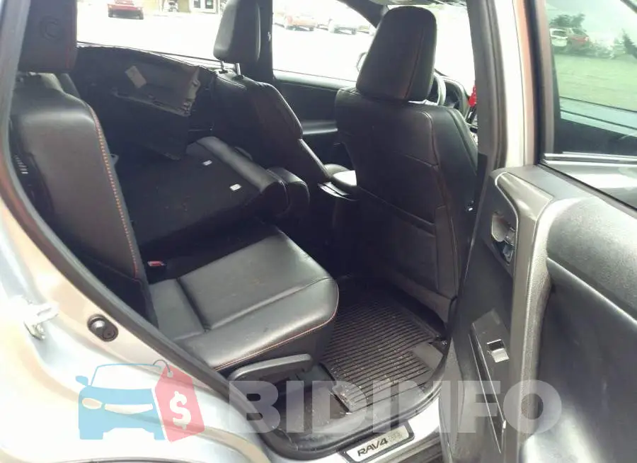2T3JFREV3HW692015 Photo# 8