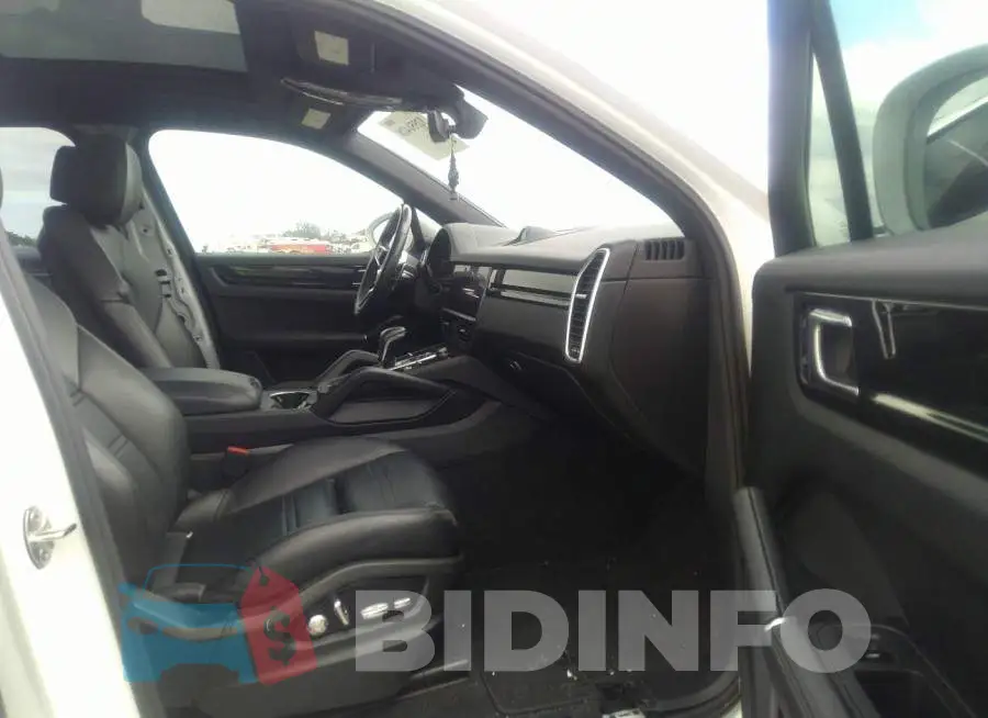 WP1AA2AY8KDA11758 Photo# 5
