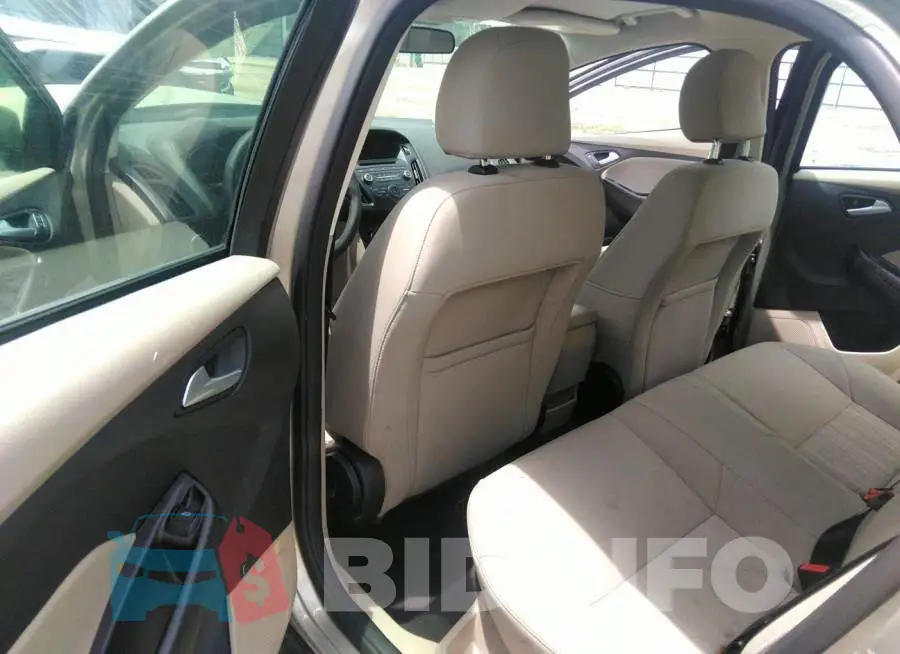 1FADP3F22FL209082 Photo# 8