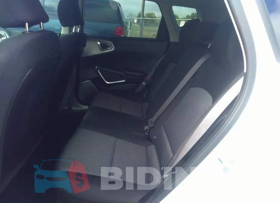 KNDJ23AUXL7713596 Photo# 8