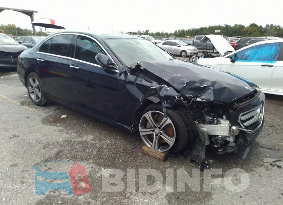 WDDZF4JBXHA112667 Photo# 1