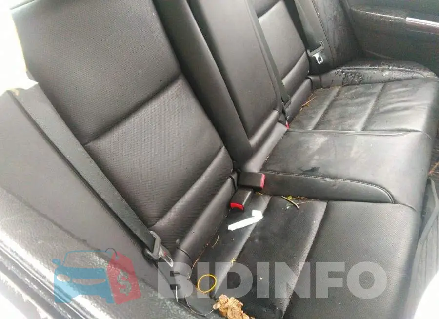 19UUB2F58FA010421 Photo# 5