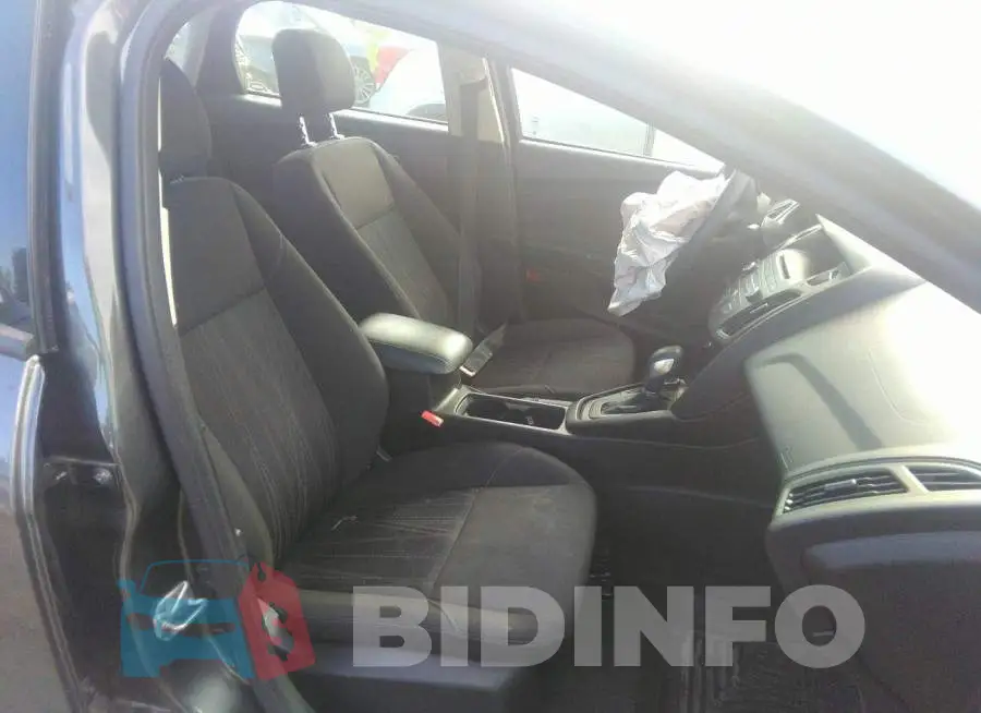 1FADP3F28HL209364 Photo# 5