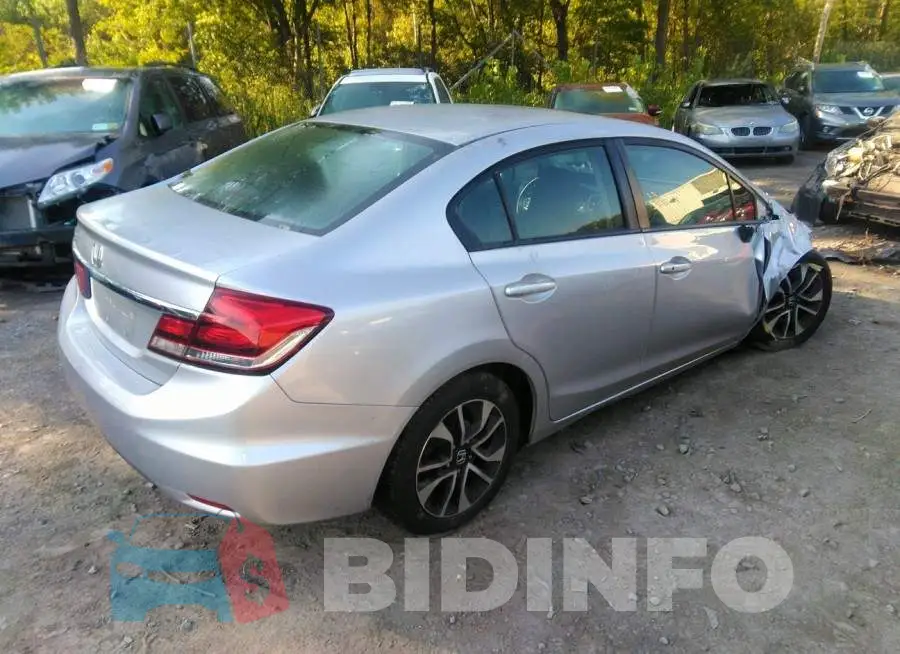 19XFB2F82FE033708 Photo# 4