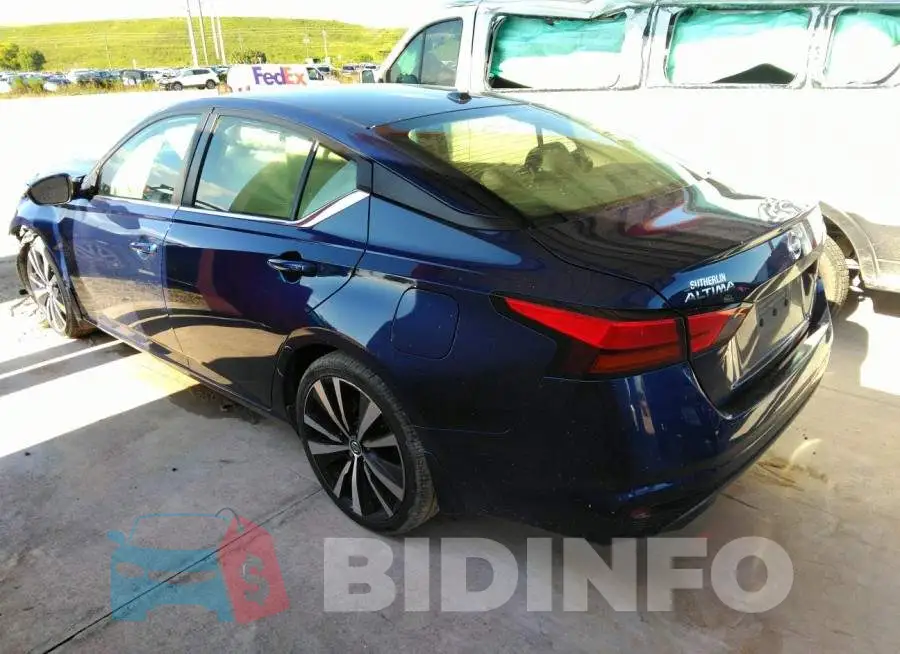 1N4BL4CV1KC172446 Photo# 3