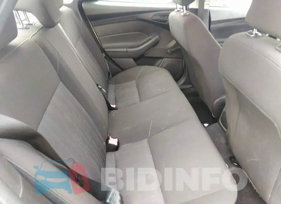 1FADP3E26FL277113 Photo# 8