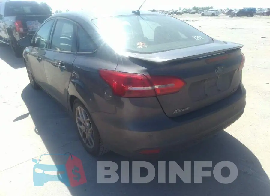 1FADP3F20FL280894 Photo# 3