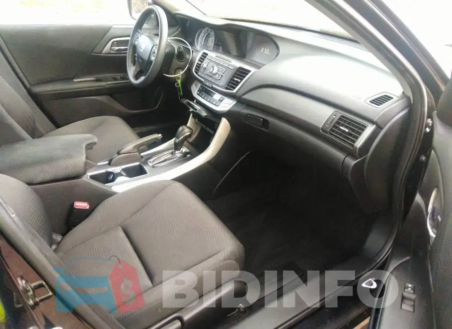 1HGCR2F37FA112752 Photo# 5