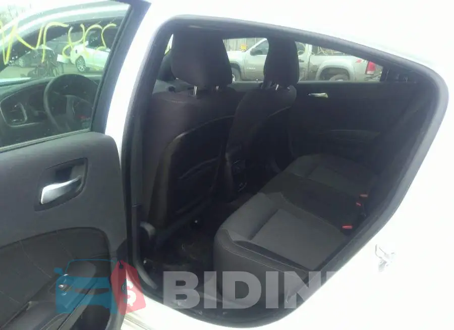2C3CDXJG7HH557621 Photo# 8