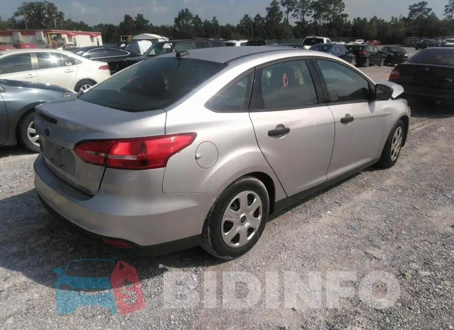 1FADP3E23GL382077 Photo# 4