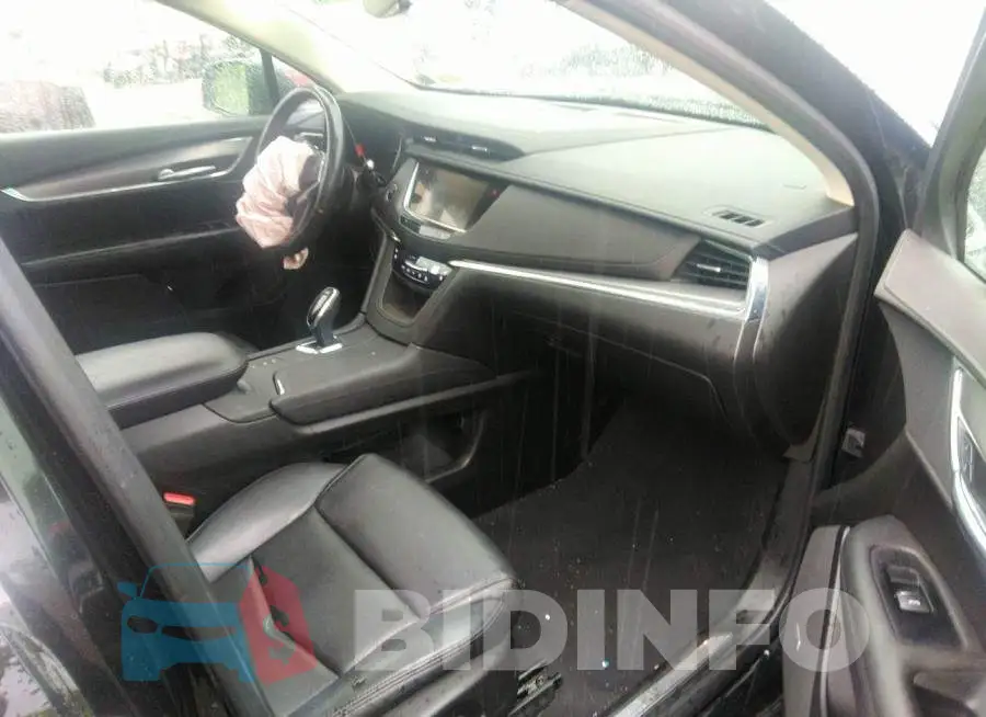1GYKNFRS1KZ214070 Photo# 5
