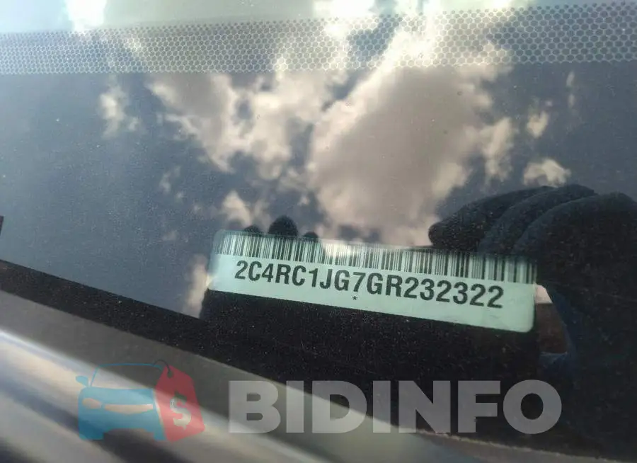 2C4RC1JG7GR232322 Photo# 9
