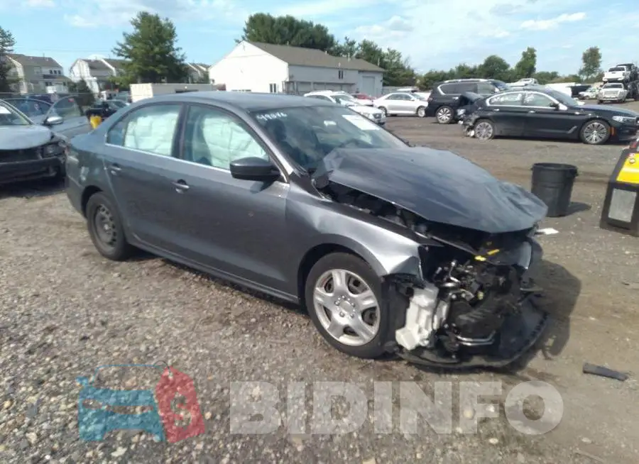 3VW167AJ5HM312355 Photo# 1