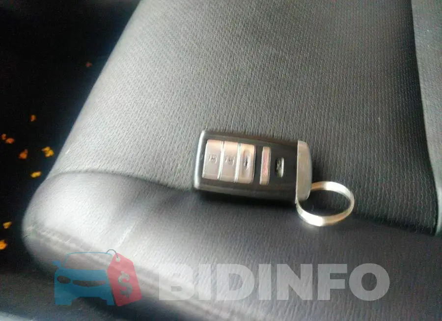 19UDE2F73HA004134 Photo# 11