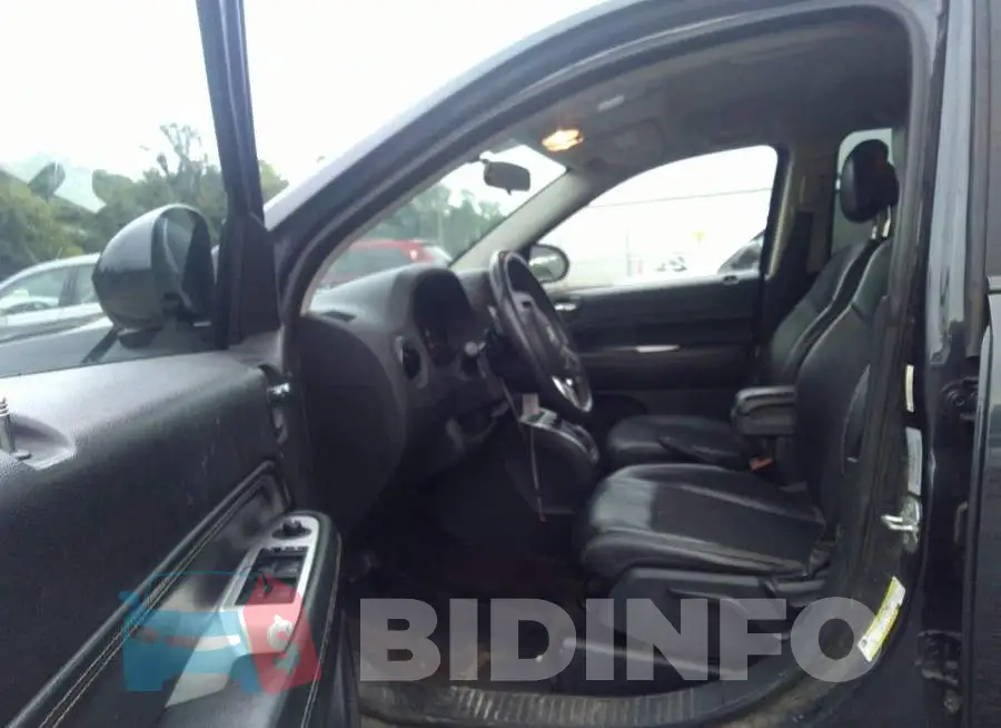1C4NJDEB1FD324158 Photo# 5
