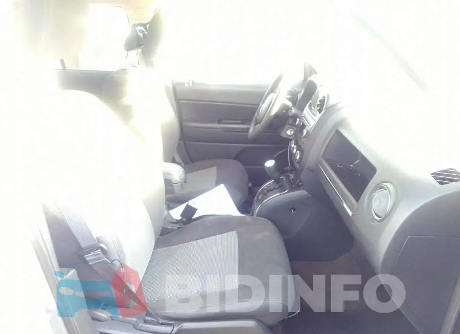 1C4NJPBA1GD698252 Photo# 5