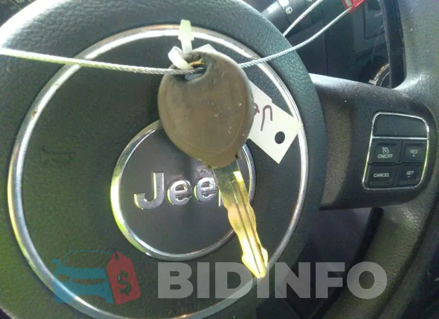 1C4NJPBB0GD554376 Photo# 11