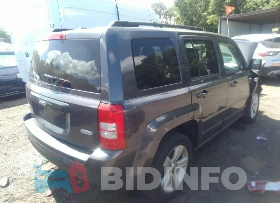 1C4NJRFB8GD616368 Photo# 4