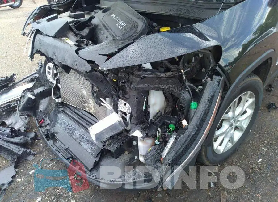 1C4PJLCB3HW643302 Photo# 6