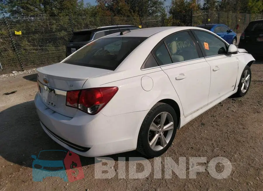 1G1PE5SB4F7108352 Photo# 4