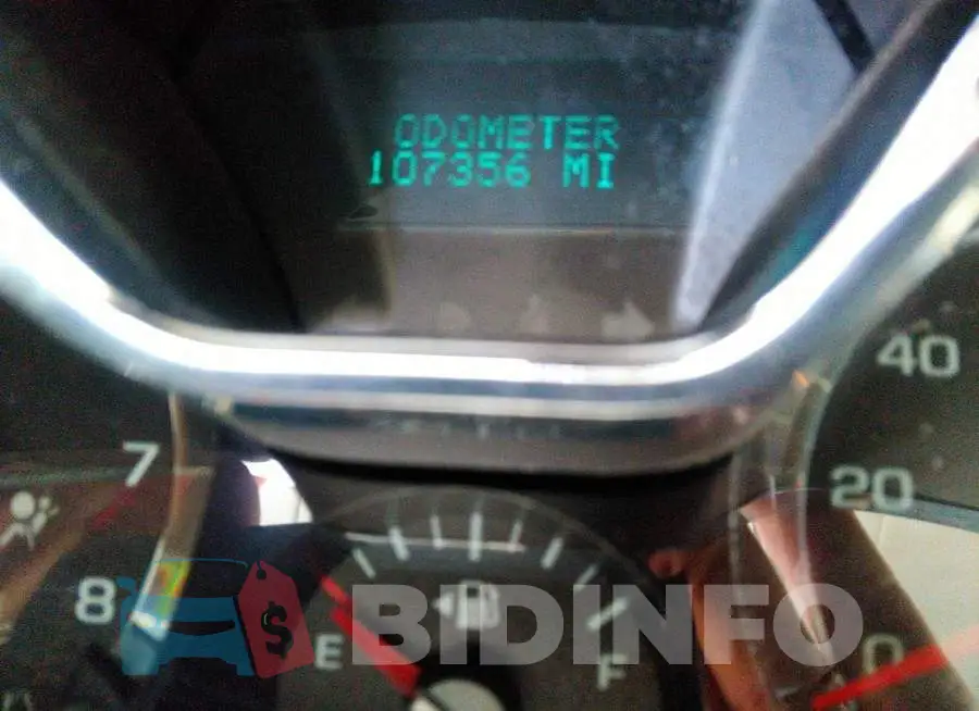 1GNKRFEDXFJ162158 Photo# 7