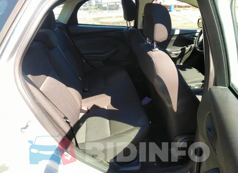 1FADP3E22FL380917 Photo# 8