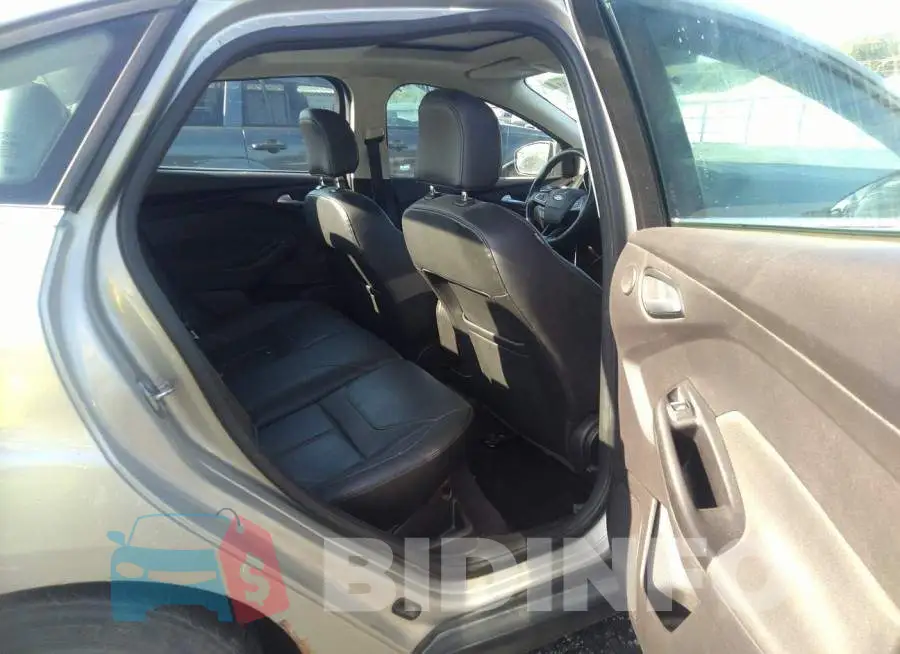 1FADP3J21FL231095 Photo# 8