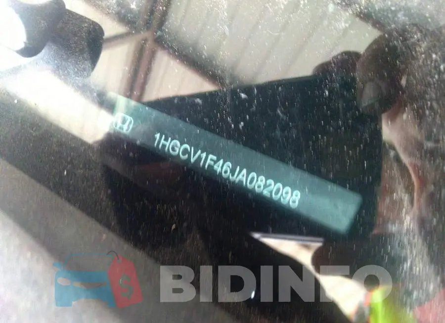 1HGCV1F46JA082098 Photo# 9