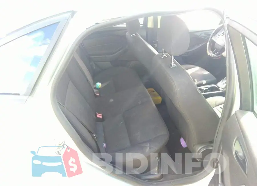 1FADP3E22FL379623 Photo# 8