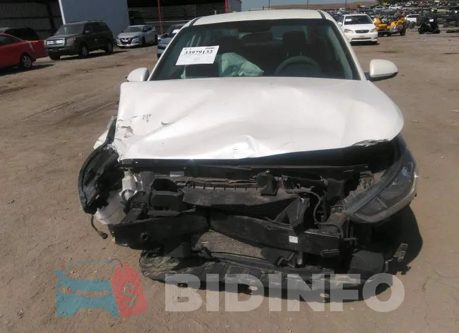 3KPC24A30KE072138 Photo# 6