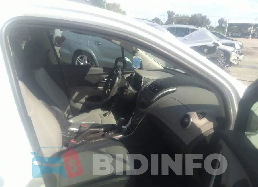 KL7CJLSB2FB232877 Photo# 5