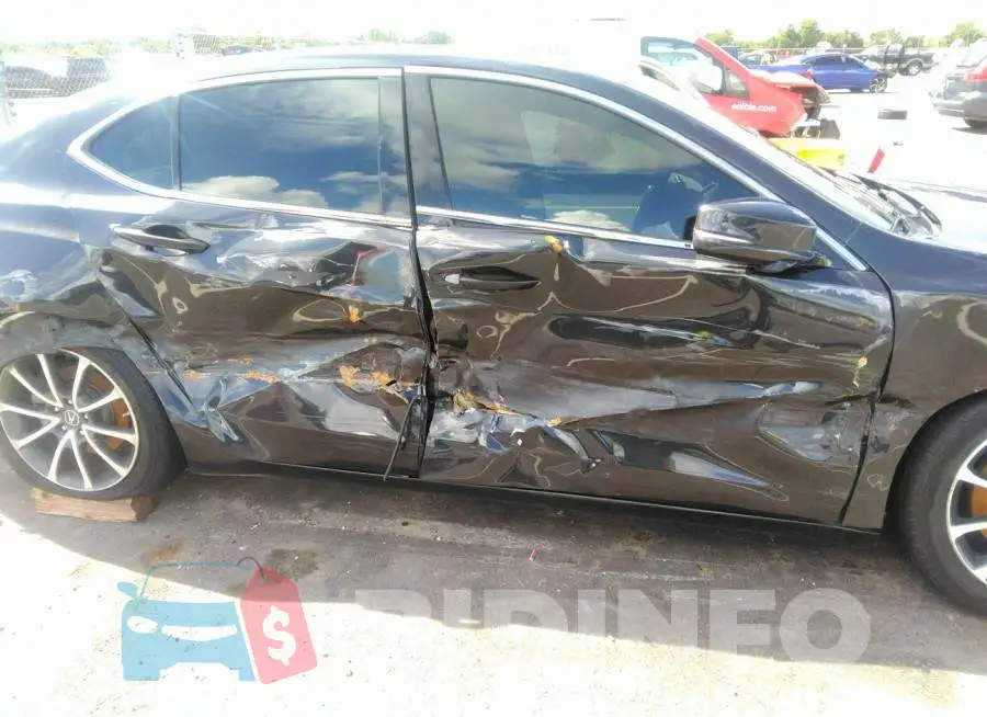 19UUB2F57GA004899 Photo# 6