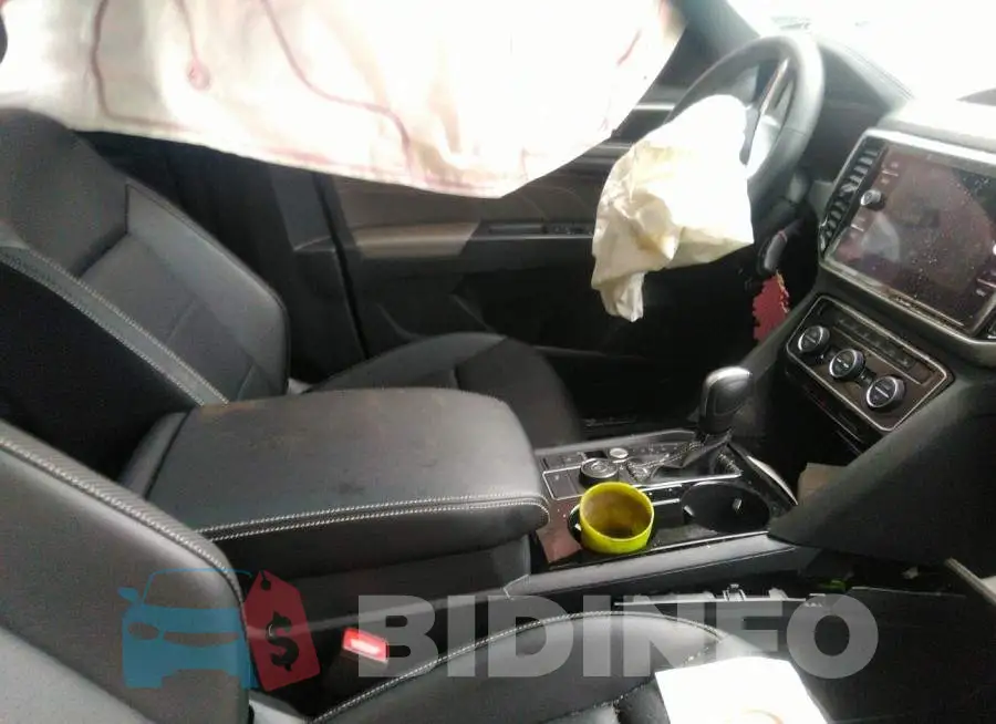1V2KC2CA0NC207377 Photo# 5