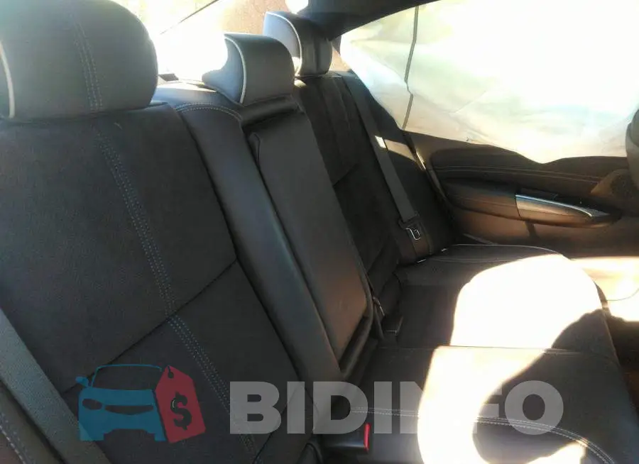 19UUB3F67JA006500 Photo# 8