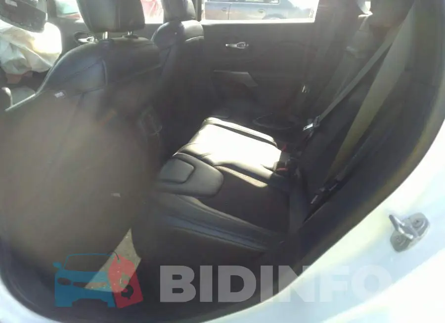 1C4PJLLB7KD387460 Photo# 8