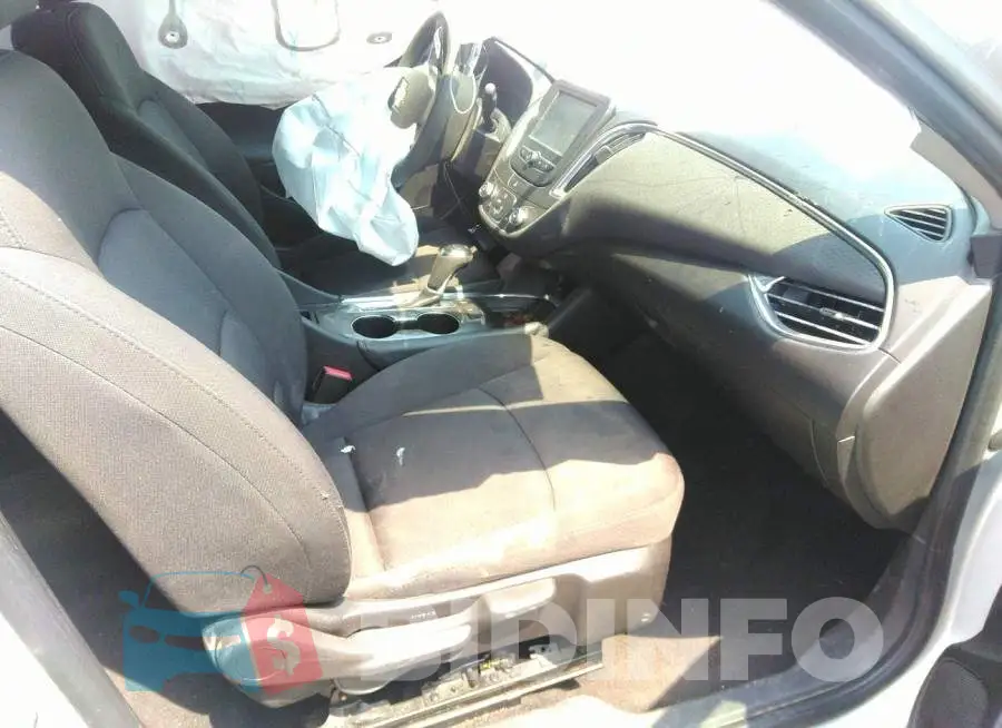 1G1ZD5ST6JF157295 Photo# 5