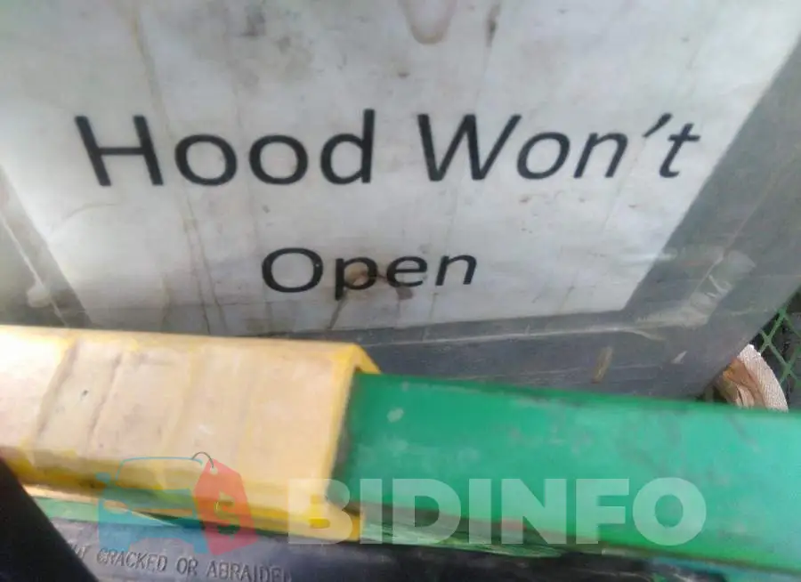 1GCPYCEF6MZ219178 Photo# 10