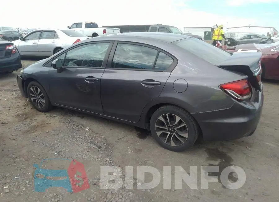 19XFB2F83FE033815 Photo# 3