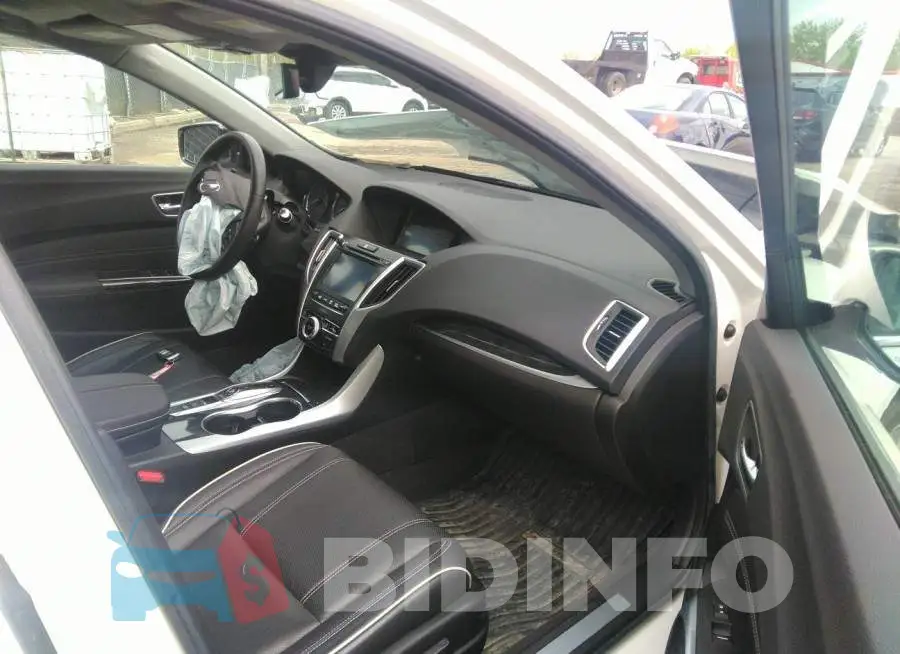 19UUB2F46KA010581 Photo# 5